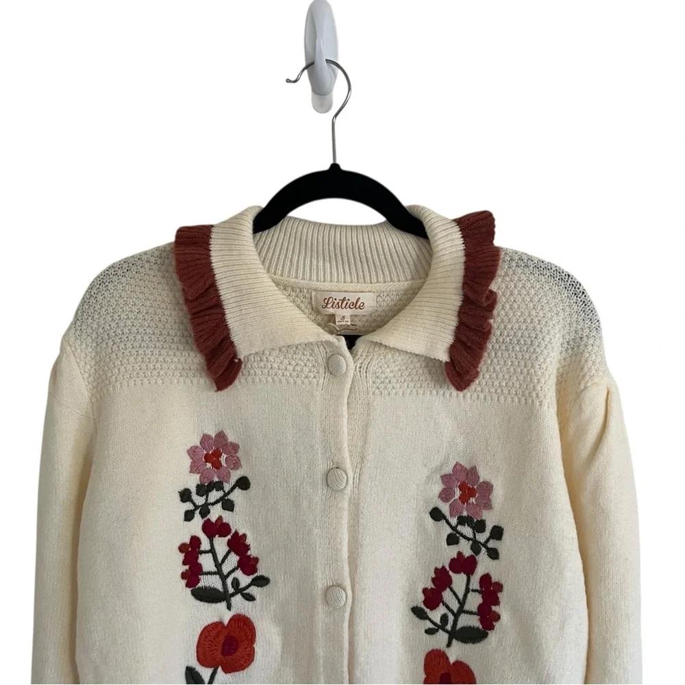 Listicle Beige Brown Floral Embroidered Knit Cardigan NWT Small - Picture 3 of 14